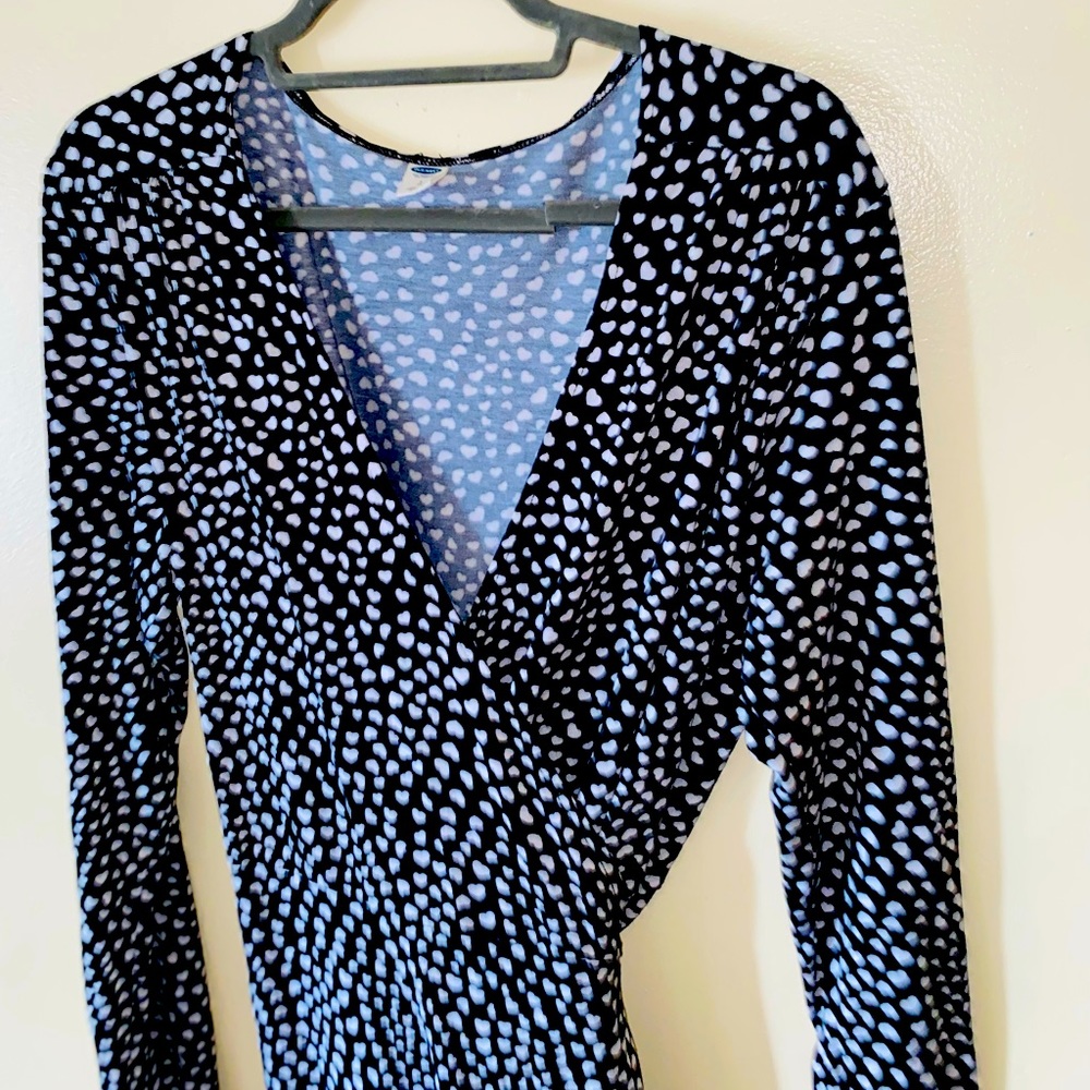 Old navy “ heart printed” wrap around dress